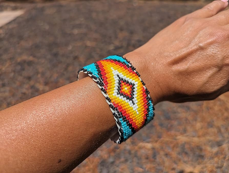 アクセサリー Native American Jewelry Navajo Bracelet Amazon.com: Navajo Wide Cuff Bracelet Beads on Leather